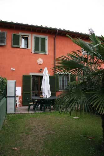 Welcome Bed And Breakfast Pisa Bagian luar foto